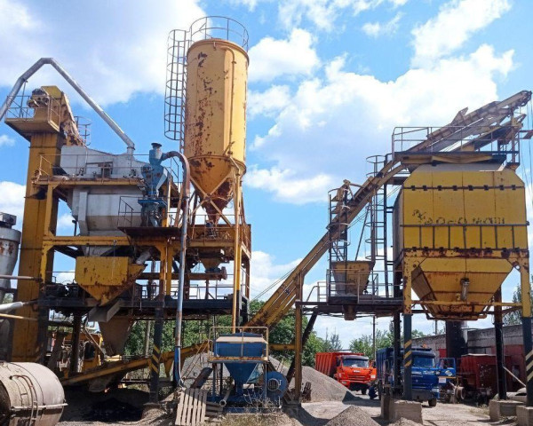 Загарбники запустили асфальтобетонний завод у окупованій Волновасі Загарбники запустили асфальтобетонний завод у окупованій Волновасі