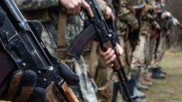 Важкі бої за Свято-Покровське: ворог закріпився в школі і намагається видавити ЗСУ