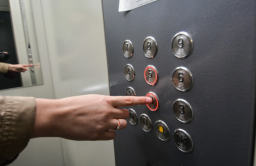 У Краматорську через заборгованість населення планують відключити 107 ліфтів