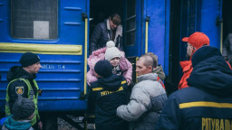 Укрзалізниця та волонтери евакуювали жителів Донецької та Запорізької областей