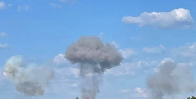 База окупантів в Троїцькому потрапила під обстріл База окупантів в Троїцькому потрапила під обстріл