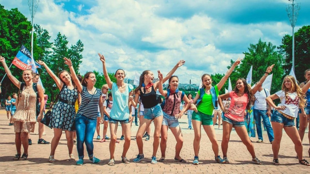 Окупанти створили на окупованих територіях дитячі "трудові табори"