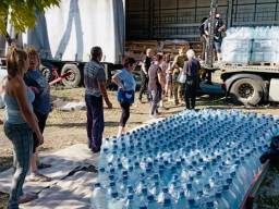 Жителям Первомайського старостинського округу доставили питну воду від GEM (ФОТО)