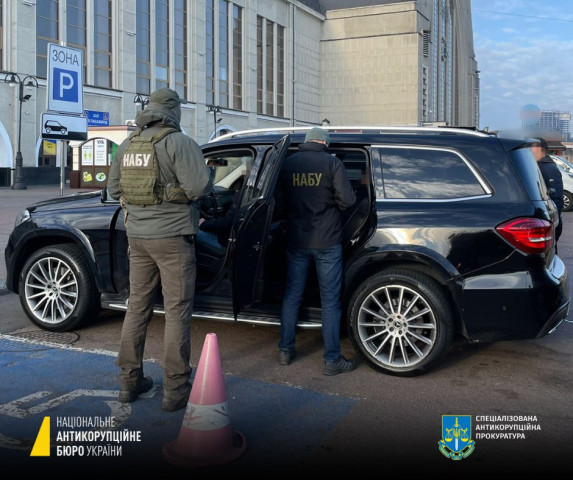 Депутат Ради підозрюється у спробі дати хабар Мустафі Найєму