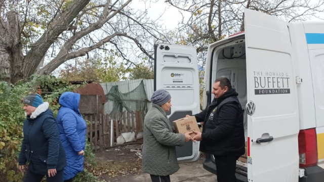 Благодійні організації доставили допомогу мешканцям Лиману Донецької області (ФОТО) Благодійні організації доставили допомогу мешканцям Лиману Донецької області (ФОТО)