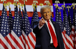 Дональд Трамп призупинив на 90 днів фінансову допомогу Україні та іншим країнам: указ підписано