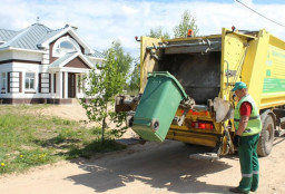 Окупанти у Донецьку змушують мешканців самостійно виконувати комунальні роботи