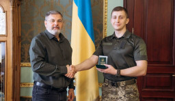 Медика з Донеччини нагородили "Буковинським хрестом пошани та гідності"