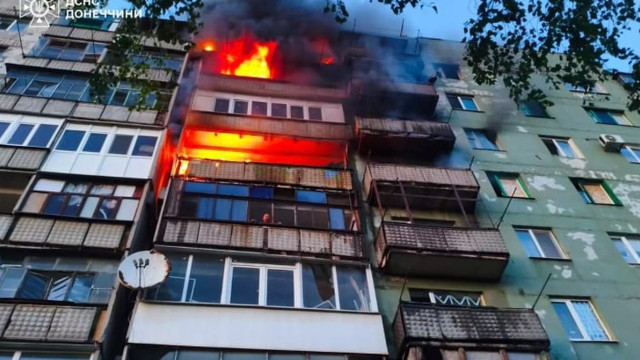 У Дружківці дрон потрапив у дев'ятиповерхівку: горіли квартири з 2-го по 9-й поверхи