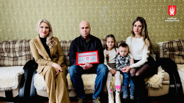 Оборонець Маріуполя отримав нову квартиру в рамках проекту "Серце Азовсталі'"