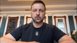 Зеленський доручив посилити оборону на Покровському та Торецькому напрямках