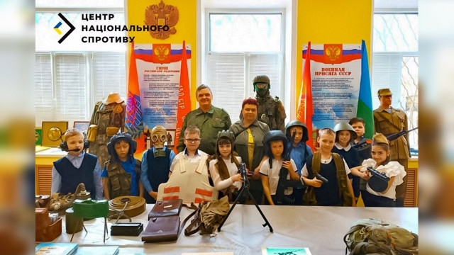 На Луганщині окупаційна влада анонсувала створення "молодіжного стахановського руху" На Луганщині окупаційна влада анонсувала створення "молодіжного стахановського руху"