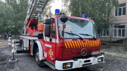 У Краматорську внаслідок обстрілу сталася пожежа у багатоповерхівці
