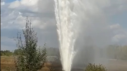 Гейзер в Єнакієвому: тисячі жителів Донбасу залишилися без водопостачання