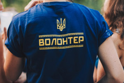 Волонтери доставили продуктові набори мешканцям сіл Луганщини