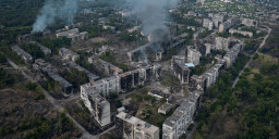 У Торецьку на Донеччині знаходяться ще понад 1,4 тис. людей:  евакуація проходить дуже повільно