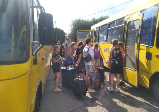 Діти Донеччини відпочинуть на Західній Україні Діти Донеччини відпочинуть на Західній Україні