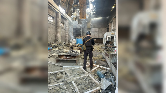 У Слов'янську після нічного удару дронів зруйновано завод У Слов'янську після нічного удару дронів зруйновано завод