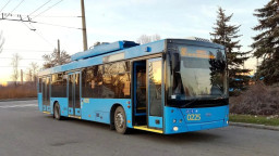 Евакуйовані тролейбуси з Краматорська передали для роботи у Харкові