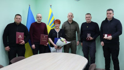 Працівників військових адміністрацій Донеччини відзначили державними нагородами