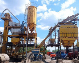 Загарбники запустили асфальтобетонний завод у окупованій Волновасі