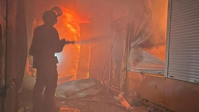 8 пожеж на Донеччині: рятувальники гасили ринок у Краматорську після двох повторних ударів 8 пожеж на Донеччині: рятувальники гасили ринок у Краматорську після двох повторних ударів