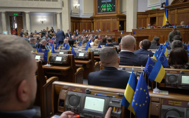 Посадовці продовжують розкрадати бюджети: реальні приклади