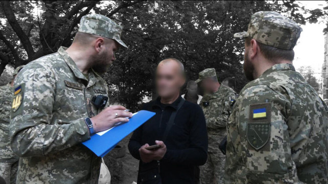 У Тернополі чоловік переїхав двох представників ТЦК під час перевірки документів У Тернополі чоловік переїхав двох представників ТЦК під час перевірки документів