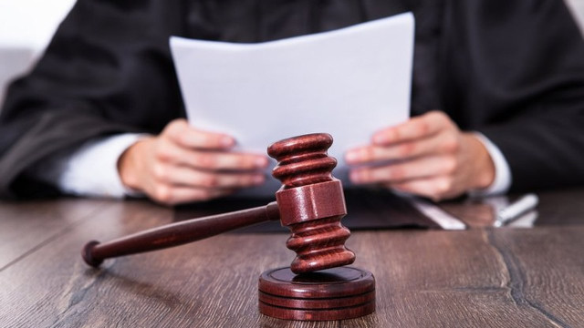 15 років в'язниці: мешканку Луганщини засудили за роботу в «адміністрації ЛНР» 15 років в'язниці: мешканку Луганщини засудили за роботу в «адміністрації ЛНР»