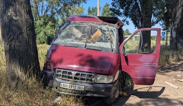 У Костянтинівці дрон поранив двох рятувальників під час евакуації цивільних У Костянтинівці дрон поранив двох рятувальників під час евакуації цивільних