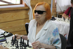 Бахмутянка Ольга Бондар виборола срібло на всеукраїнському шаховому турнірі для незрячих