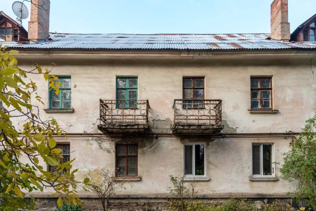 В "ЛНР" розпочинають примусове виселення з аварійних будинків: що кажуть В "ЛНР" розпочинають примусове виселення з аварійних будинків: що кажуть