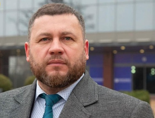На Луганщині партизани заклали вибухівку під проросійського посадовця На Луганщині партизани заклали вибухівку під проросійського посадовця