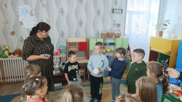 В окупованій Станиці Луганській провели перші "Розмови про важливе" для дітей у садках