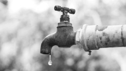 На Донеччині замерзло близько 2 тис вуличних бочок з питною водою