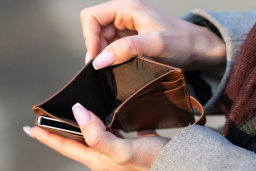 Як пенсіонерам Луганщини уникнути призупинення виплат: необхідність повторної ідентифікації