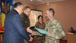 Посмертну нагороду молодого прикордонника з Луганщини отримав його батько