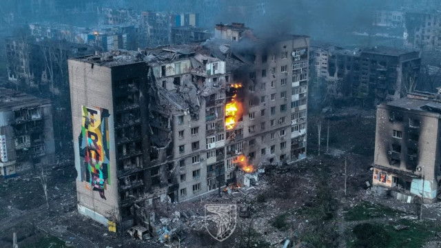 Політолог: росіяни так і не змогли взяти Бахмут, а всі відео звідти - фейк Політолог: росіяни так і не змогли взяти Бахмут, а всі відео звідти - фейк