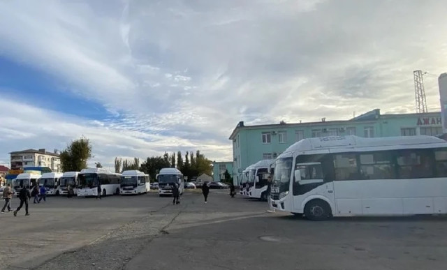 Рашисти планують запустити автобусні маршрути між окупованими Донецьком та Кримом