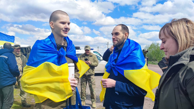 Україна звільнила 45 бійців підрозділу "Азов" із полону