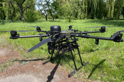 Тероборона Луганщини отримала потужний дрон MC-30 MAX від Рубіжанської громади