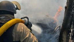 Пожежі на двох підприємствах у Краматорську: рятувальники працювали під загрозою ударів