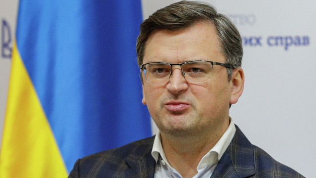 Дмитро Кулеба назвав причину виведення українських військ з Авдіївки - CNN
