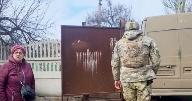 «Білі Янголи» евакуювали з Костянтинівці подружжя та їхню стареньку «Ниву»