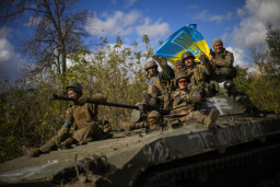 Відстояли позиції: ЗСУ відбили нічні атаки окупантів по всьому фронту