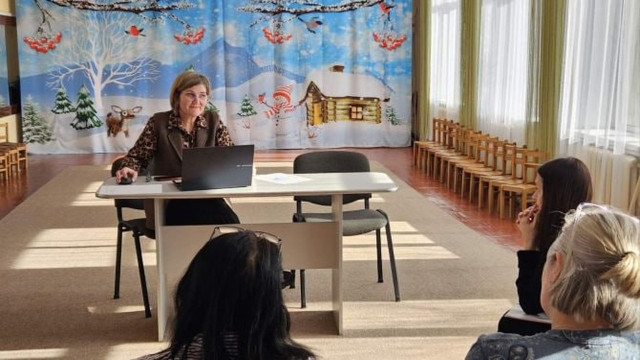 Психолог Олена Лупу провела тренінг для педагогів дитсадка &laquo;Дзвіночок&raquo;