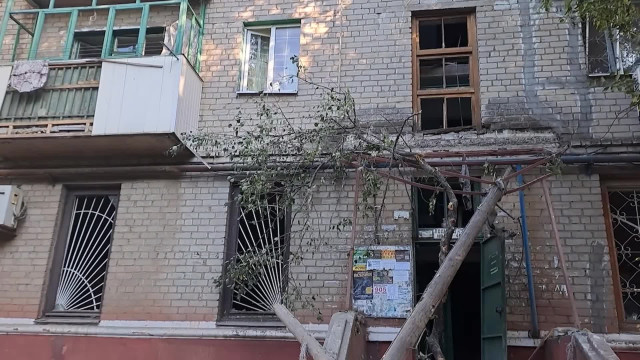 Нічні авіаудари по Краматорську призвели до пошкоджень житлових будинків і інфраструктури Нічні авіаудари по Краматорську призвели до пошкоджень житлових будинків і інфраструктури