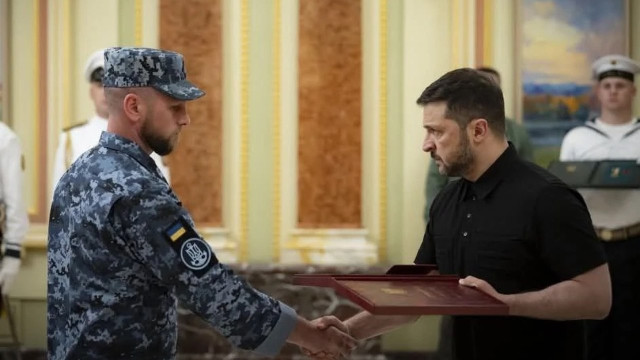 Десантнику Денису Чумаку з Луганщини присвоєно звання Героя України Десантнику Денису Чумаку з Луганщини присвоєно звання Героя України