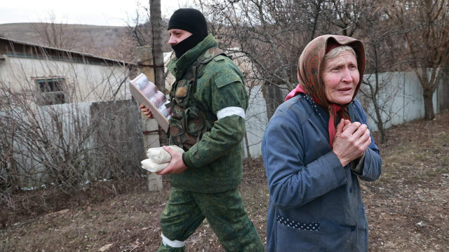 На Лаганщині населення залишилося без їжі, води та зв'язку На Лаганщині населення залишилося без їжі, води та зв'язку