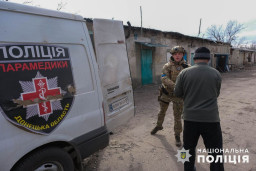 Правоохоронці привезли  гуманітарну допомогу в Нетайлове на Донеччині